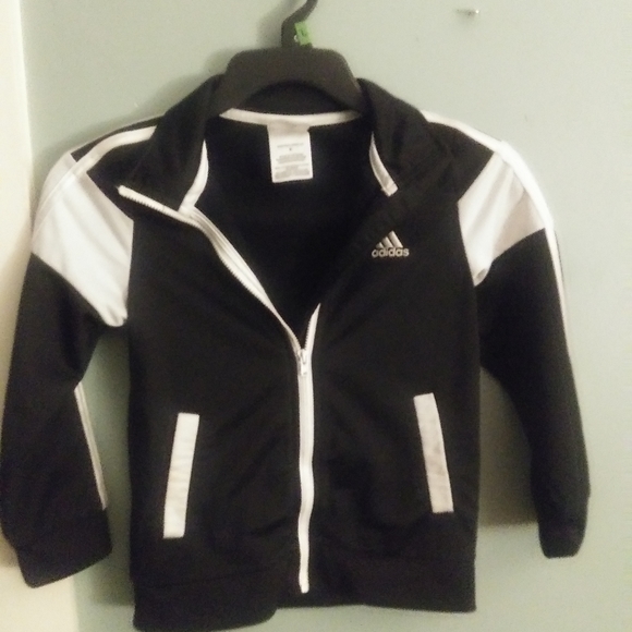 Adidas size 6 kids jacket - Picture 7 of 7